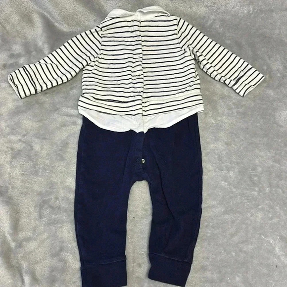 baby GAP - long sleeve romper/jumpsuit one piece outfit. Size 9-12 months - Picture 4 of 4